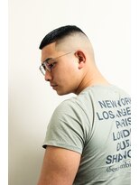 メリケンバーバーショップ フクオカ(MERICAN BARBERSHOP FUK)&nbsp;かき上げヘアショートレイアーくせ毛風パーマトランクスヘアb1