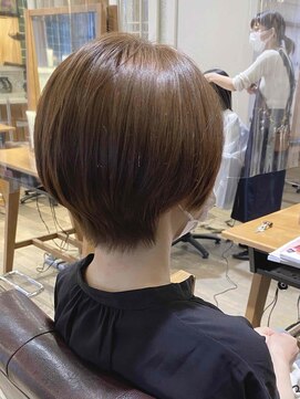 ヴァンクシー バイ ルナ(VANKCY by Luna) ショート ショートボブ 前髪 小顔 耳かけショート 大人ボブ 楽