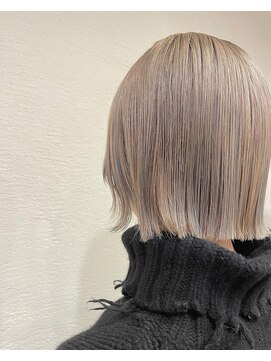 ジィップクリニカ(Zip clinica) ミルクティーベージュ　担当近森