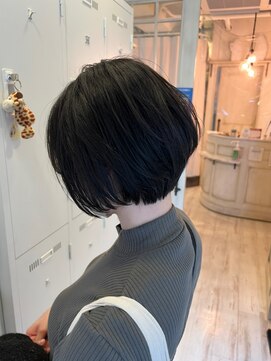 ナンバー ユアイロ 川崎(N° uairo) ボブ/ショートカット/韓国/ベージュ/マニッシュ/ネイビーカラー