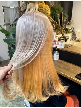 アルク(A.R.K) ホワイト×ペールオレンジ