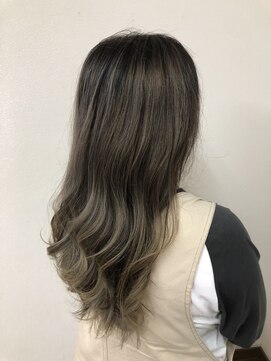 ハイジ(HIGE) 外国人風ロング