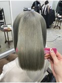 オリーブグレージュ