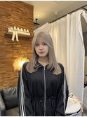 ミルクティーベージュ ナチュラルヘア レイヤースタイル