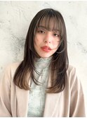 たっぷりレイヤーにインナーカラーで流行りのスタイル
