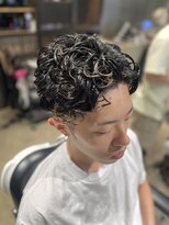 チルチェア 吉祥寺店(CHILL CHAIR)&nbsp;ハードパーマ×センターパート　〈吉祥寺〉〈バーバー〉