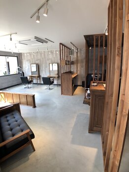 ヘアーアンドデザイン アトリエ(atelier)の写真/女性スタッフのみのアットホームな雰囲気のサロン◎初めての方も緊張せずリラックスしてお過ごし頂けます♪