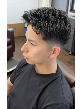 バタクラン(BATACLAN) フェザーアップ/フェード/バーバー/シェービング/理容室/メンズ