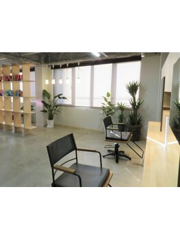 【実力派オーナー&女性Stylist】1人1人と丁寧に向き合う広々とした温かい空間◎優雅なサロンタイムを♪