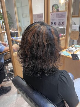 フェリアファム 北千里(FERIA fam) 癖毛ハイライト