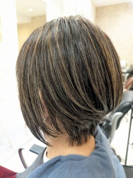ヘアーデザインムーヴ(Hair design MOVE) 白髪ぼかしハイライト 明るい白髪染め 40代 50代