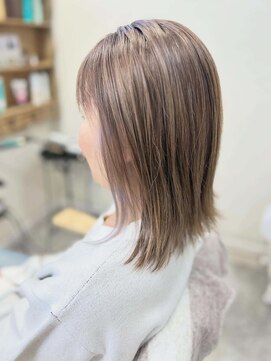 ヘアーアンドメイク ドレス(DRESS) 白髪ぼかしハイライト&イヤリングカラー