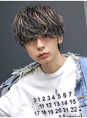 無造作マッシュパーマハイライトメッシュショートツーブロック