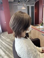 イロ ジェイアール JR奈良店(IRO) ネオウルフ/くびれレイヤー/コットンベージュ