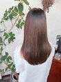 シロ(Shiro)&nbsp;うねりを抑えて自然なストレートスタイルもオススメです