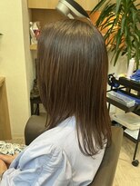 ウイ バイ ファースト 北四番丁店(u'i by first)&nbsp;カットはワンレンスタイル  カラーはナチュラルベージュ