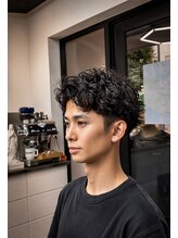ザ クロー(THE CROW)&nbsp;ルーズショートルーズパーマスパイキーショート大人ショート