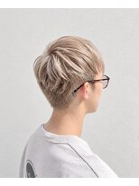 カスミ 霞(KASUMI)&nbsp;柔らかツヤなハイトーンベージュ。　20代/30代/大学生/イルミナ