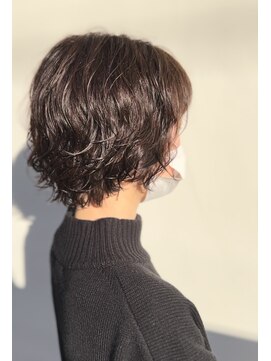 ブランコトレスメモリアル(BLANCO tres メモリアル) ショートパーマ