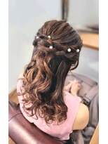 モアナ 逗子(MOANA)&nbsp;パールピンつけ放題！編み込みハーフアップ♪