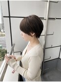 ショートとハイライト　襟足がキレイに見えるカット