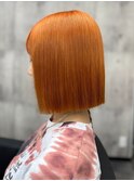 ハイトーン　オレンジ　切りっぱなしボブ　ストレート　ブリーチ
