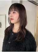 顔周りがポイントのミディアムレイヤースタイル/顔周りレイヤー