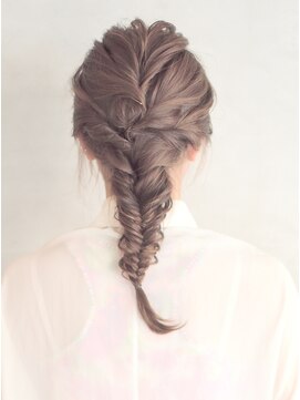 ザジヘアー(ZAZIE hair) 【ヘアアレンジ】フィッシュボーンアレンジ