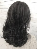 ラック 辻堂(LUCK) 外国人風W3Dグレー