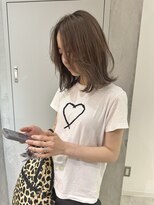 ヨーク(YOKE)&nbsp;YOKE 大人ボブレイヤーボブ切りっぱなしボブアッシュベージュ