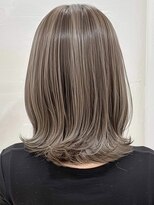 ネックス 表参道本店(nex)&nbsp;デザインカラーレイヤーカットウェットヘアオリーブベージュ白髪