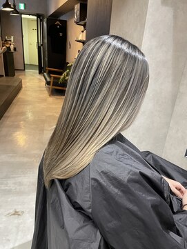 サニー 渋谷(SUNNY) バレイヤージュ、ハイライト、レイヤーロング、グレーベージュ