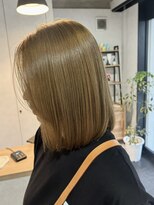 シロ(shiro)&nbsp;《カット＋ブリーチなしWカラー》