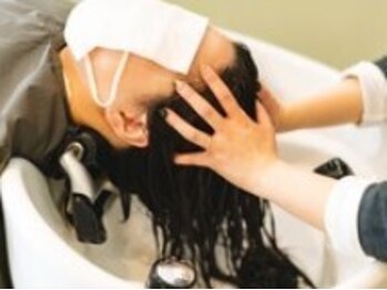 ヘア プロデュース キュオン(hair produce CUEON.)の写真/キレイな髪は頭皮ケアから♪日常の疲れをリセット！ヘッドスパで心と頭皮をリフレッシュしてみませんか？