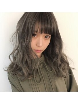 ジーナ(XENA) ライトグレージュ