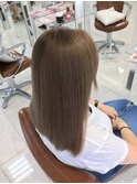ホワイトベージュで艶々に!