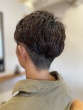 スノウ(snow) スッキリ刈り上げショート