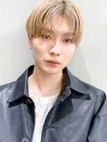 インタークロス&nbsp;韓国アップバングブロンドベージュセンターパートハイトーン