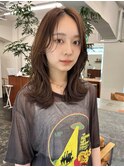 くびれミディアム　アッシュベージュカラー