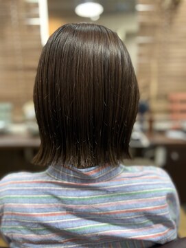 ルアン(Luan) 切りっぱなしボブ