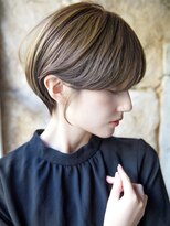 カライング(ing)&nbsp;大人可愛い20代30代40代黒髪前下がりひし形小顔ボブ丸みショート