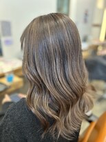 ザ ライト バイ アストレア(The Light by Astraea) 白髪ぼかしハイライト