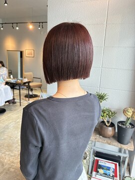 ヘアーループセラデザインワークス(Hair ruup Sela design works) 切りっぱなしボブ × カシスレッド