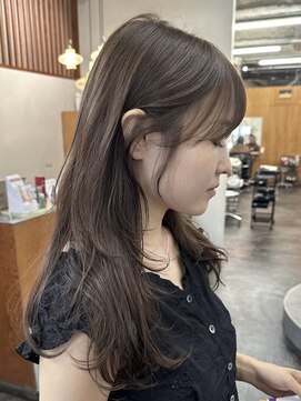ニール 名古屋 伏見 丸の内(NEELU) ローレイヤー×ベージュ