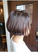 大人可愛い小顔ミニボブ