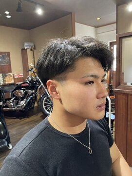 カットスペース キャロル(CUT SPACE CAROL) ツーブロ