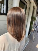 明るめベージュ