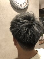 ヘア アンド ネイル サプール(HAIR and NAIL SAPEUR) ツーブロックショート、シルバーメッシュ