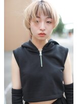 テトヘアー(teto hair) マッシュショート、ブロンド、オン眉バング