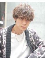 イーラ(era)&nbsp;ツイストスパイラルパーマ波打ちマッシュ刈り上げ